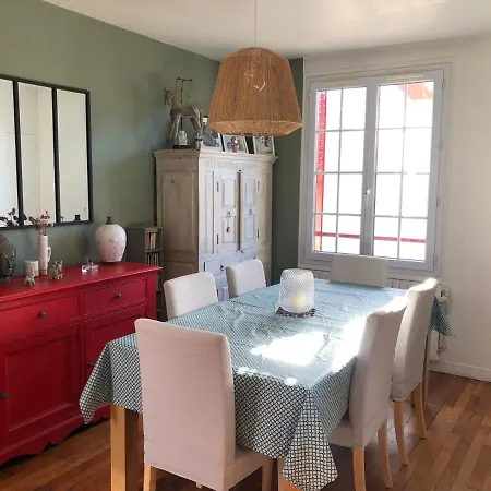 Hotel Maison 8 Couchages Avec Jardin A 5min De Versailles *